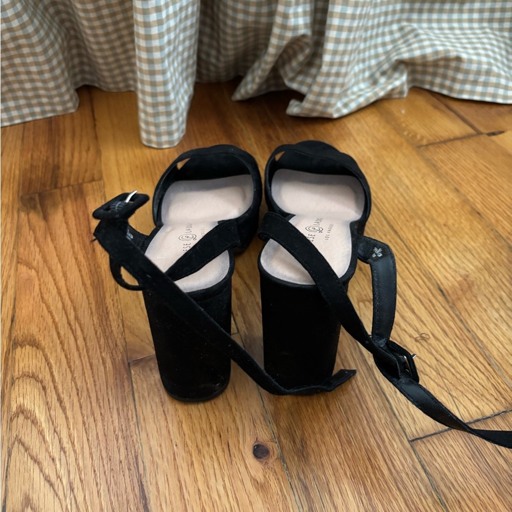 Chinese Laundry Black Platform Heels - Picture 4 of 5